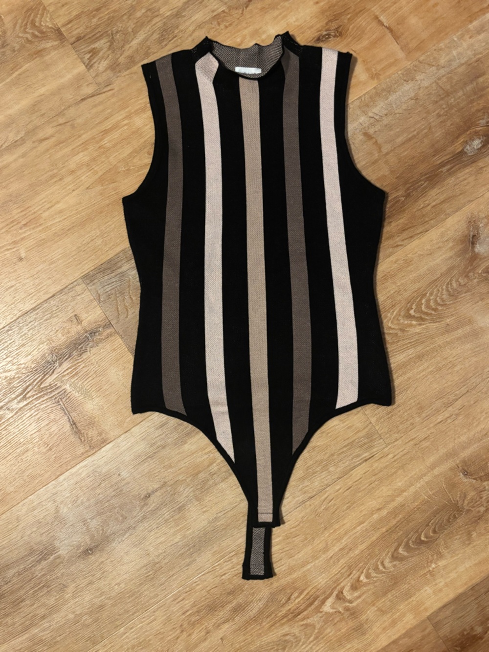 Neutral Classic old money Le Lis MockNek Sleeveless Sweater bodysuit S *2 for20*